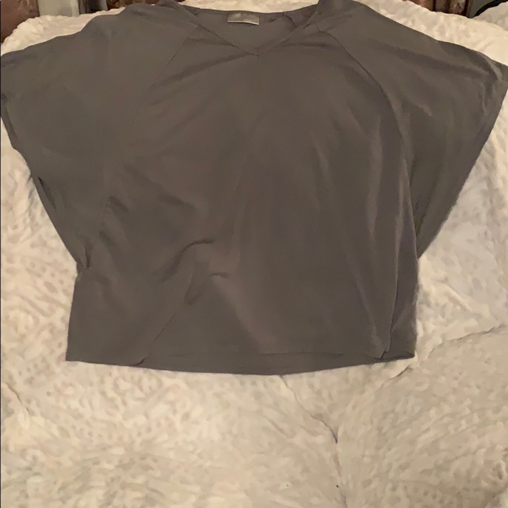 Plain gray blouse (18/20)